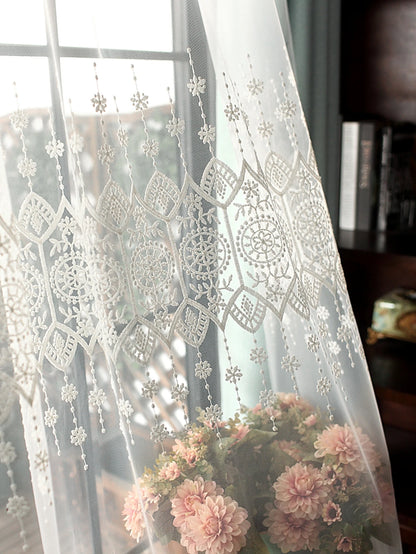 1PC Romantic Style White Embroidery Sheer Curtain For The Living Room，Rod Pocket Voile Suitable For Decoration of Bedroom Window